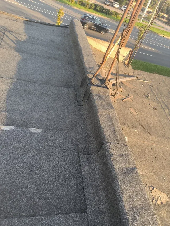 Готовая кровля административного здания ГСК на Маршала Жукова, 17 после ремонта