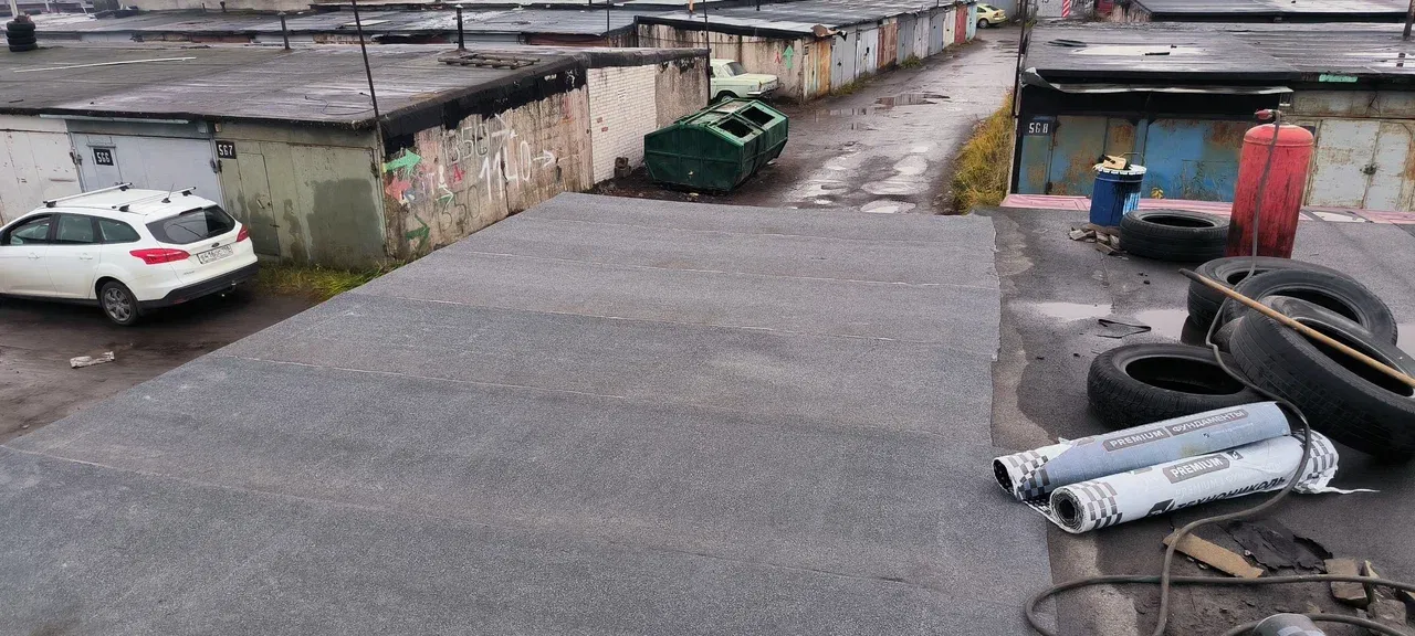 Готовая кровля гаража после наплавления в 1 слой на Малой Балканской улице