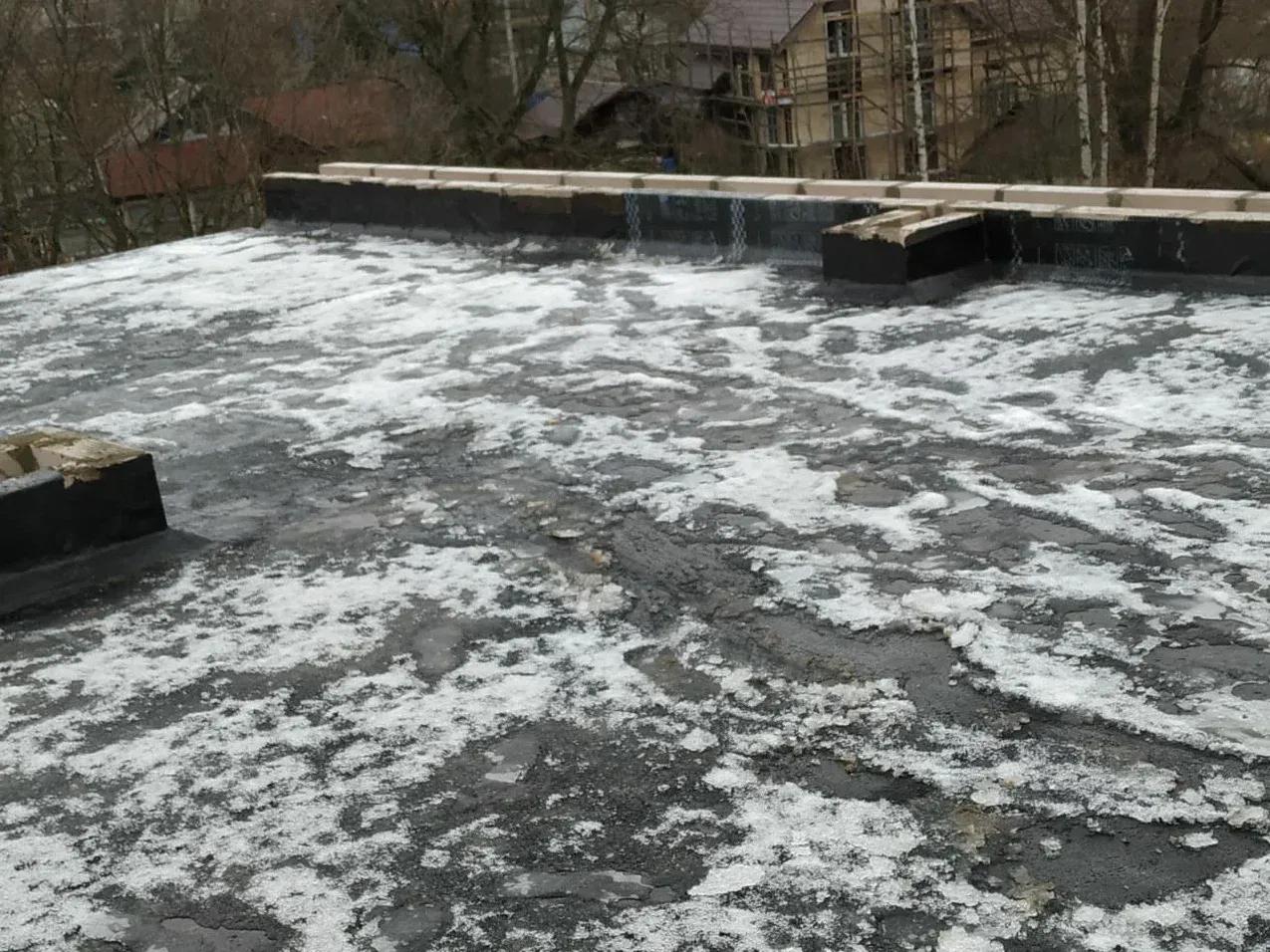 Процесс устройства мягкой наплавляемой кровли на частном доме в Сестрорецке